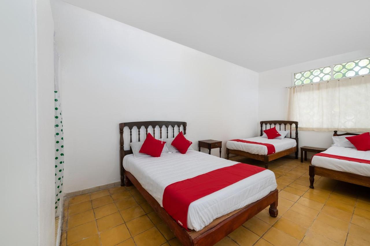 Oyo Hotel Las Palmas Cuyutlan Manzanillo Esterno foto