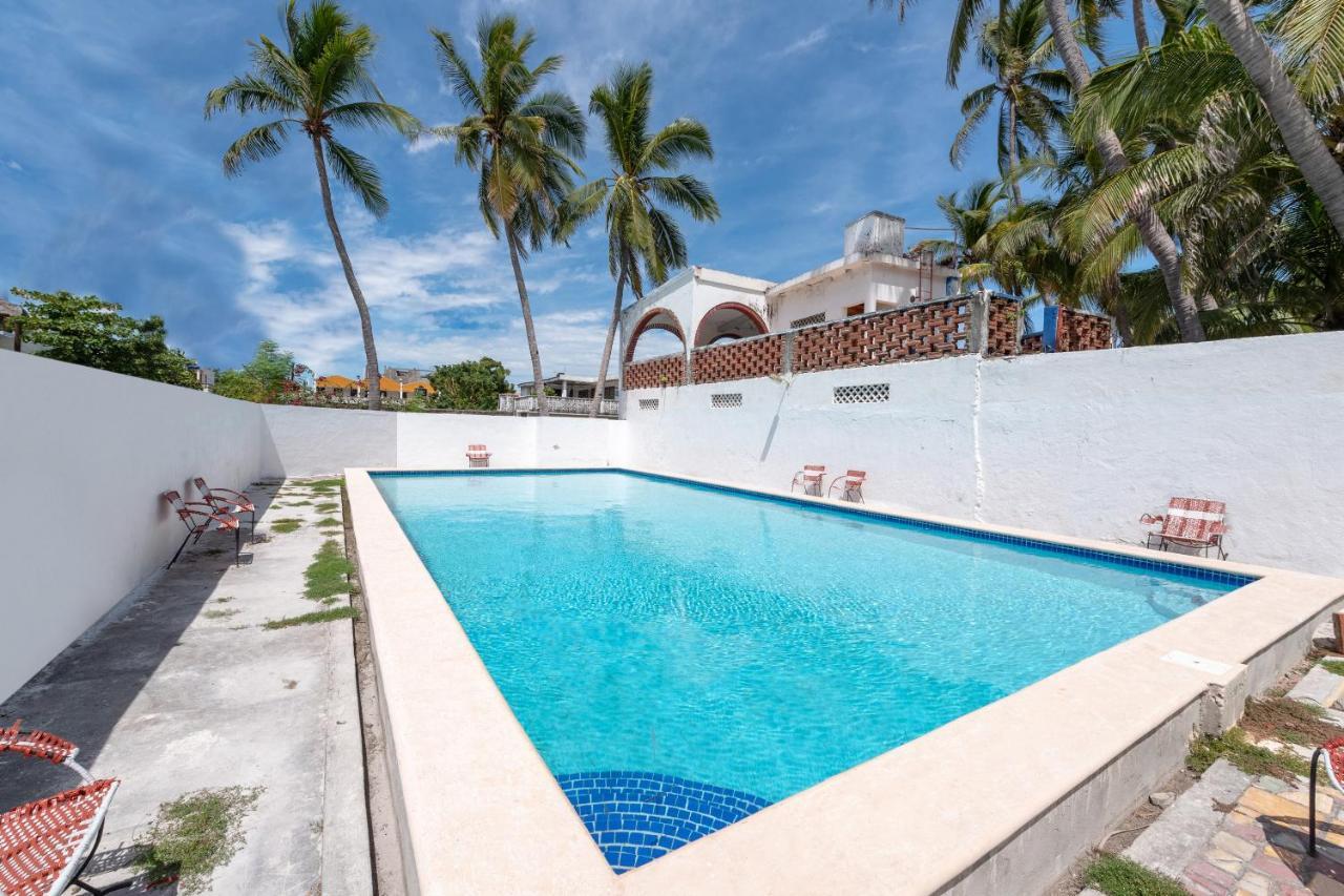 Oyo Hotel Las Palmas Cuyutlan Manzanillo Esterno foto