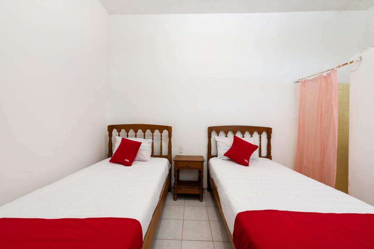 Oyo Hotel Las Palmas Cuyutlan Manzanillo Esterno foto