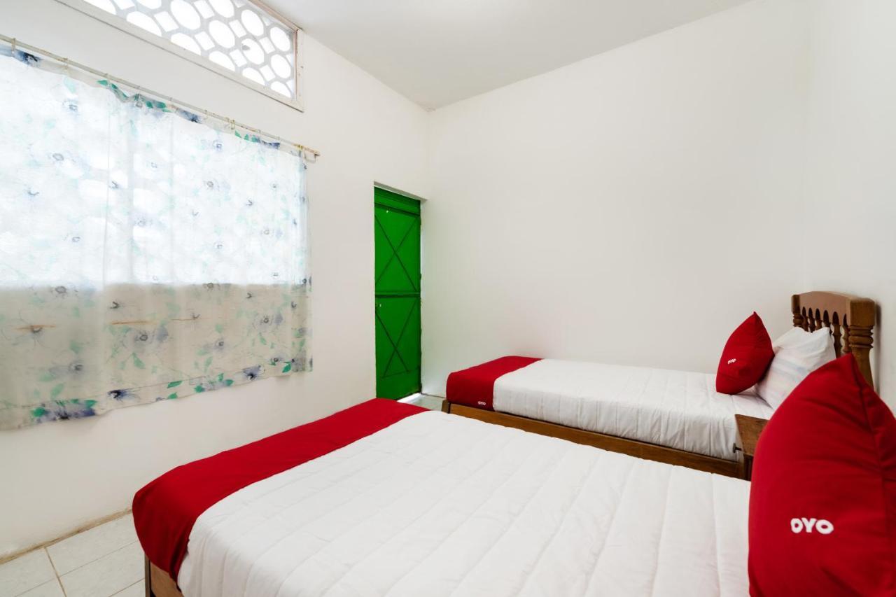 Oyo Hotel Las Palmas Cuyutlan Manzanillo Esterno foto