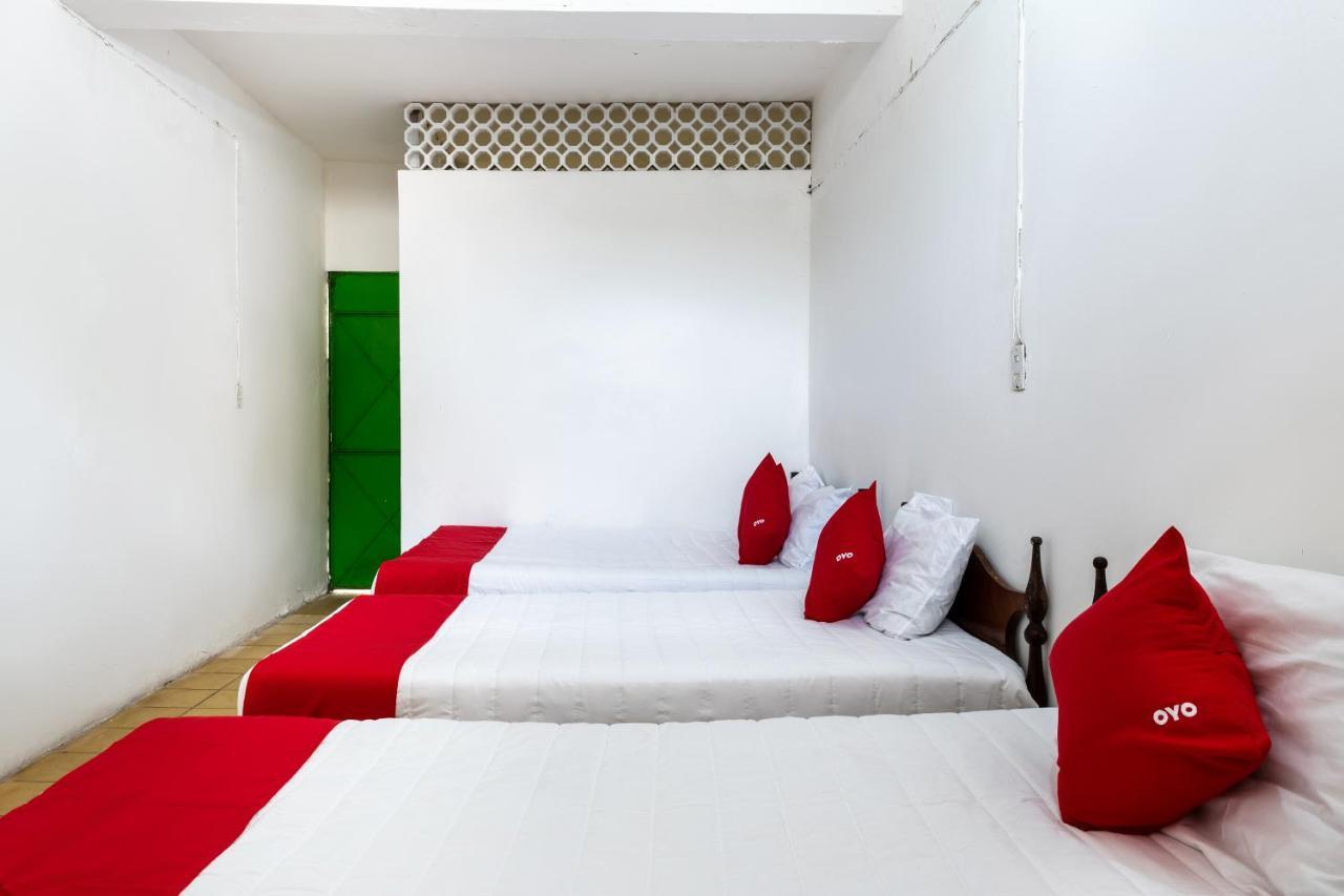 Oyo Hotel Las Palmas Cuyutlan Manzanillo Esterno foto