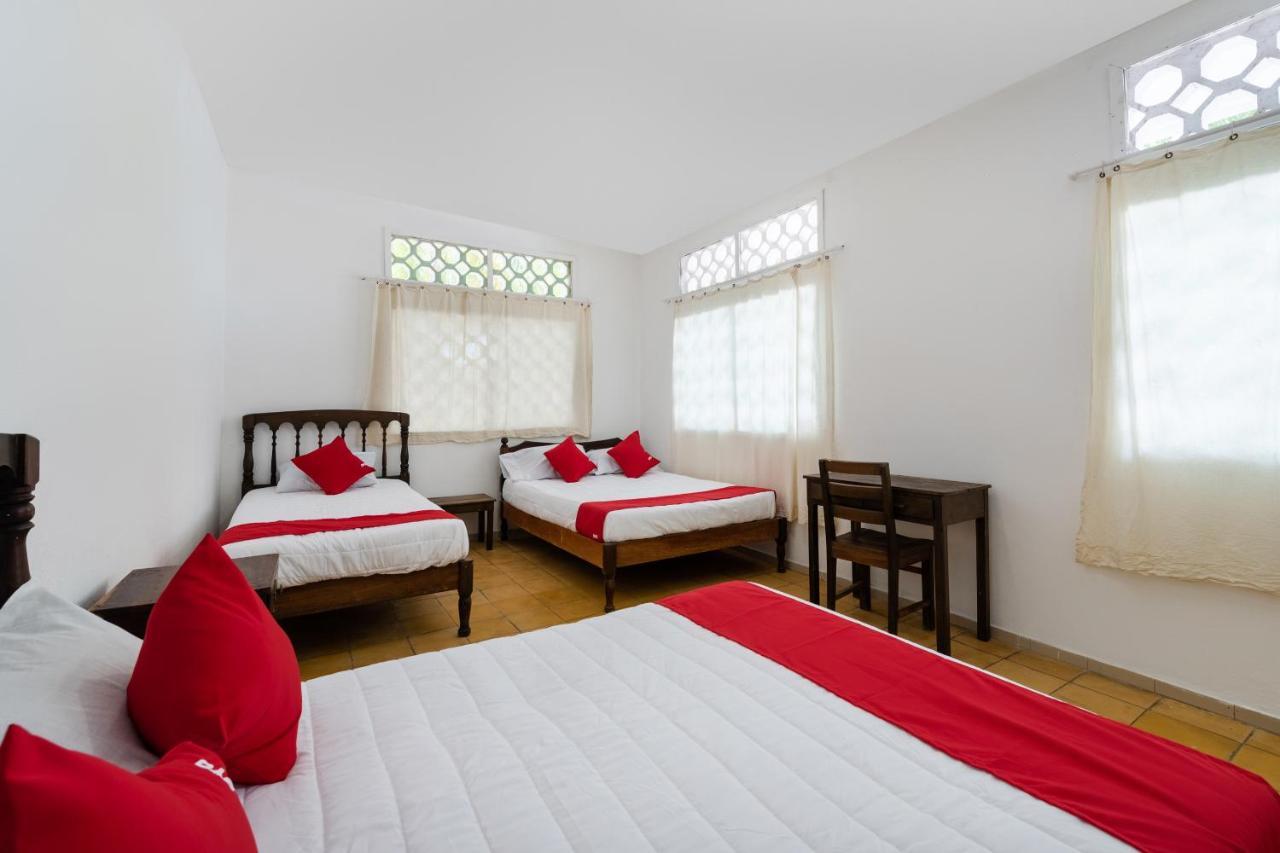 Oyo Hotel Las Palmas Cuyutlan Manzanillo Esterno foto