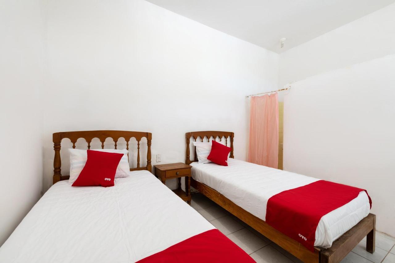 Oyo Hotel Las Palmas Cuyutlan Manzanillo Esterno foto