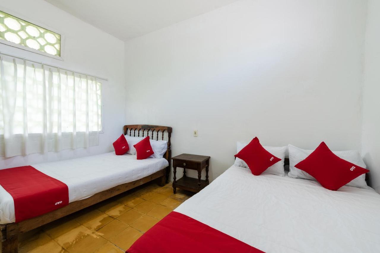 Oyo Hotel Las Palmas Cuyutlan Manzanillo Esterno foto